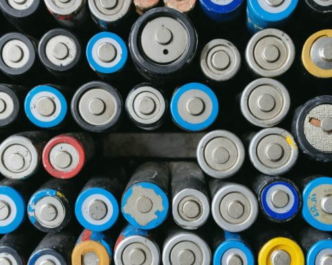 How a Revolutionary 15-Minute Process Is Transforming Battery Recycling